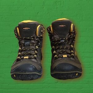 Keen Women Size 7 Hiking Boots (Durand 2)!